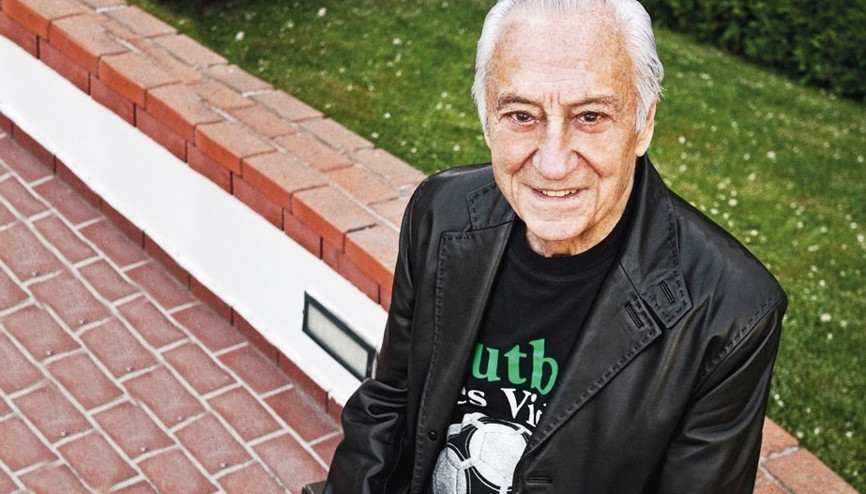 Türkçemizin ve futbolumuzun en unutulmaz sesiydi