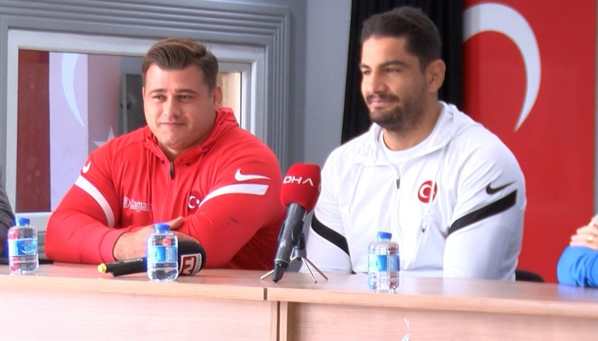 Rıza Kayaalp ve Taha Akgül, Kızılcahamamda gençlerle buluştu Rıza Kayaalp ve Taha Akgül, Kızılcahamamda gençlerle buluştu