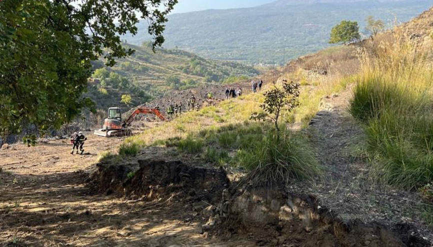 İtalya’da yangın söndürme uçağı düştü: 2 ölü