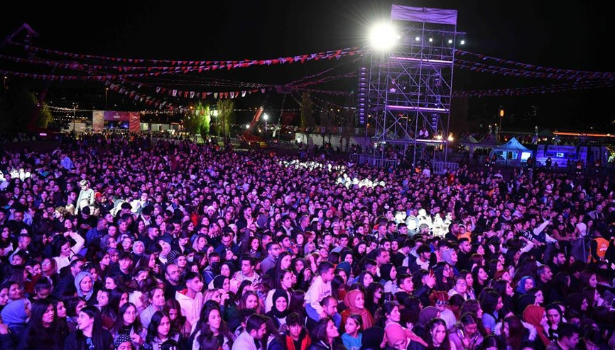 Festival tadında eğlence