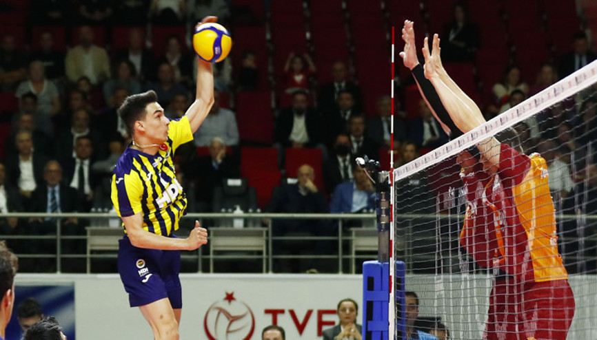 Galatasaray derbide Fenerbahçeyi mağlup etti