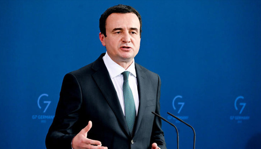 Kosova plaka uygulamasını erteledi