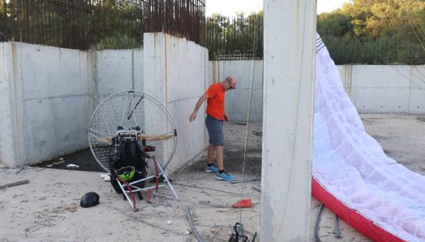 Polis baba ile kızı paramotordan düşerek yaralandı