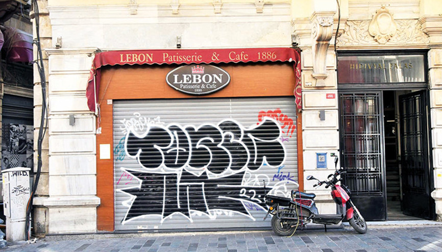 Lebon kepenk kapattı