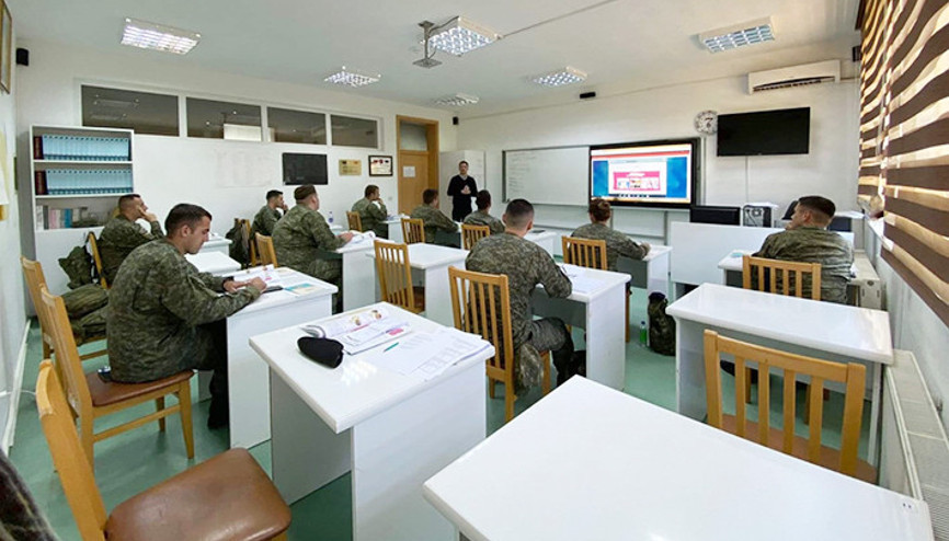 YEE’den, Kosova askerlerine Türkçe dersi