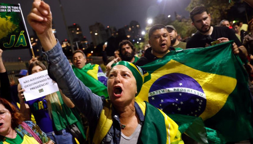 Brezilyada ortalık karıştı Bolsonaro’nun destekçileri yolları trafiğe kapattı