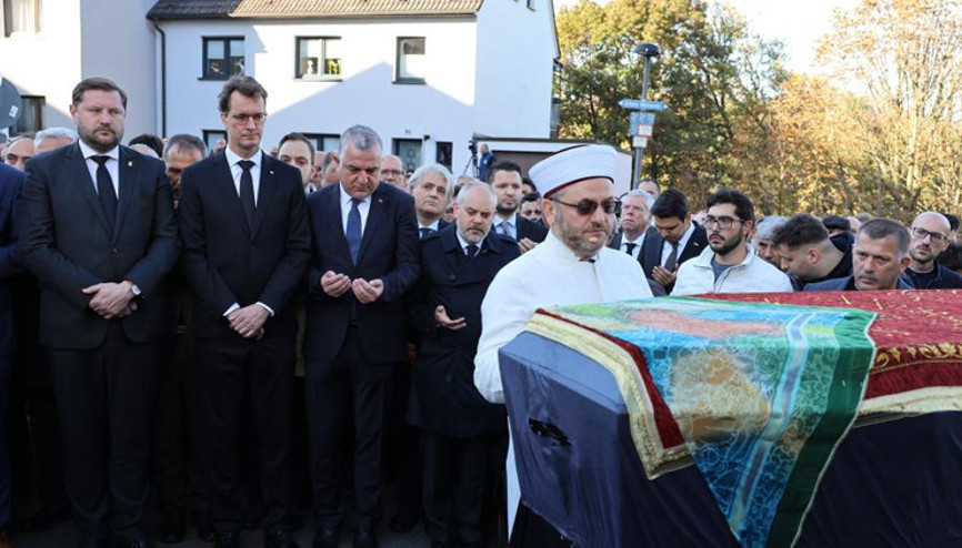 Mevlüde Genç, kundaklanan evinin önünden son yolculuğuna uğurlandı