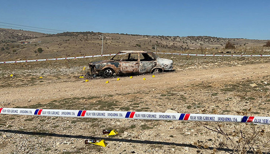 Afyonkarahisarda yanmış otomobildeki 2 cesetle ilgili 3 gözaltı Afyonkarahisarda yanmış otomobildeki 2 cesetle ilgili 3 gözaltı