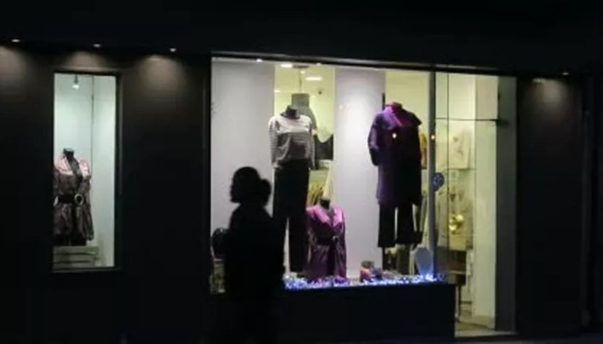 Paris karanlığa gömüldü