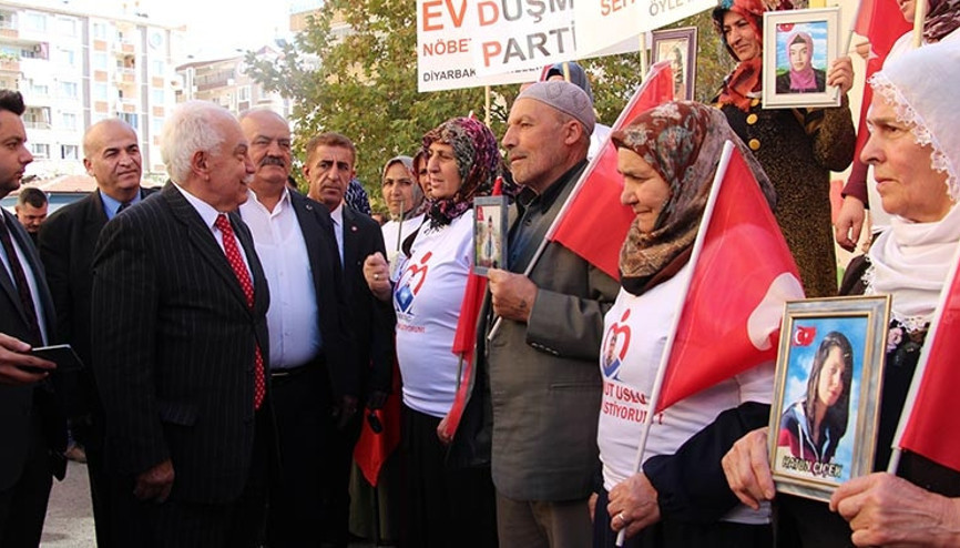 Evlat nöbetindeki aileleri ziyaret eden Perinçek: HDP kapatılacak