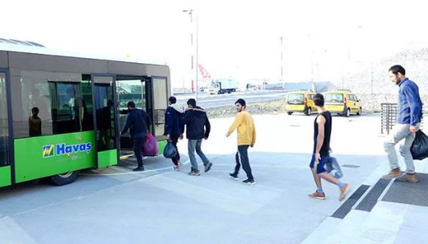 İstanbulda 11 ayda 148 bin 12 yabancı hakkında işlem yapıldı İstanbulda 11 ayda 148 bin 12 yabancı hakkında işlem yapıldı