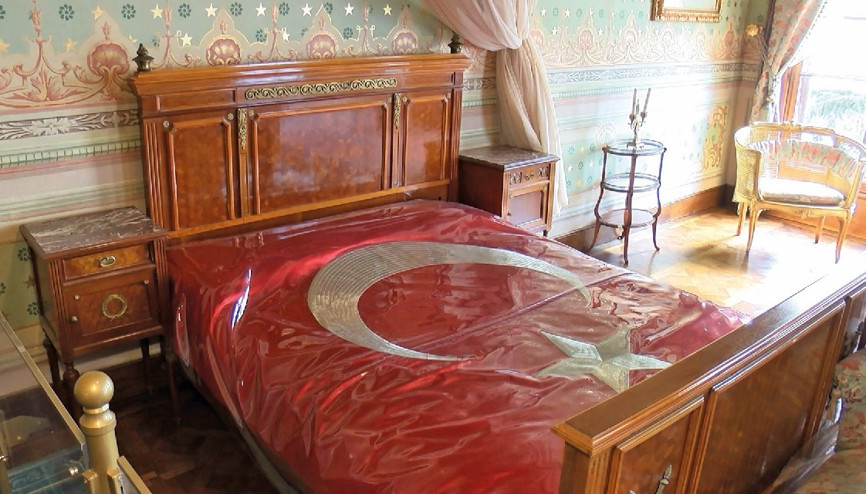 Büyük Önder Atatürkü bu yıl yenilenen odasında anacağız