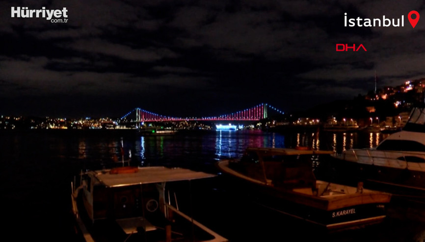 İstanbul Boğazındaki köprüler, Azerbaycan bayrağının renkleri ile aydınlatıldı