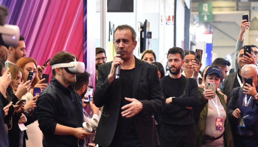 Haluk Levent sanal ortamda konser verdi