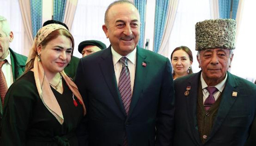 Bakan Çavuşoğlu, Ahıska Türkleri ile bir araya geldi