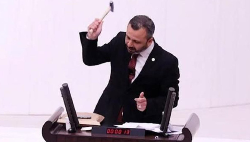 Meclis kürsüsüne zarar veren CHPli vekile 10 bin TLlik fatura