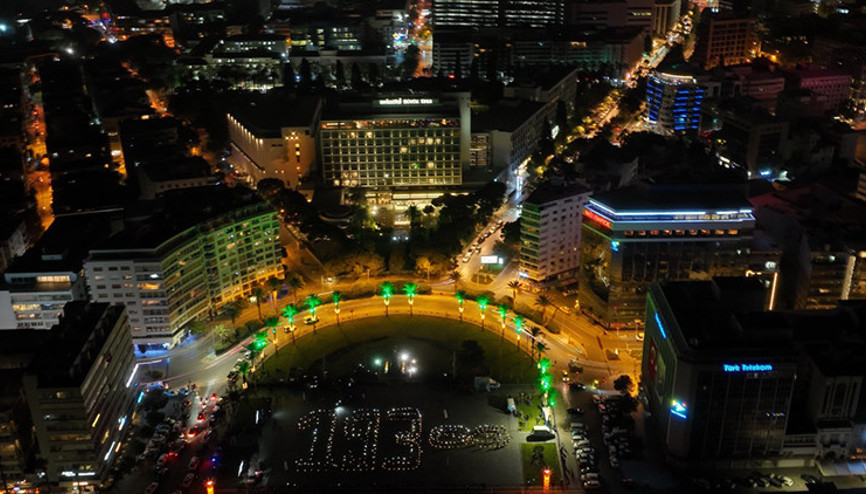 İzmir, Ata’ya saygı nöbetinde