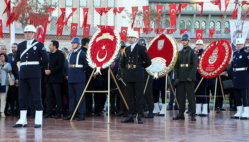 Taksim Meydanı’nda Atatürkü anma töreni