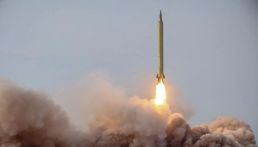 İran, hipersonik füze geliştirdiğini duyurdu