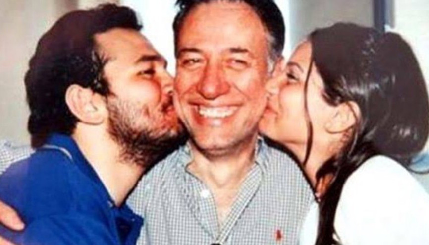 Kemal Sunalın kızı Ezodan duygusal mesaj: Babamı öperken çekilen son fotoğrafımız Kemal Sunalın kızı Ezodan duygusal mesaj: Babamı öperken çekilen son fotoğrafımız