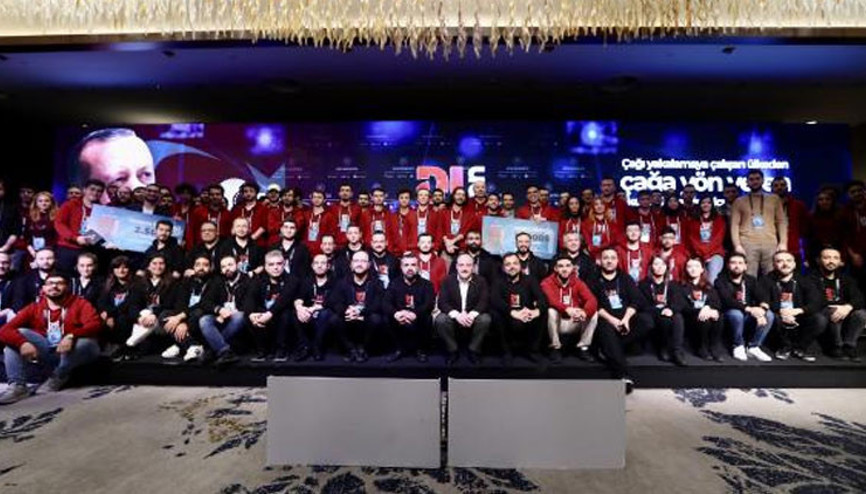 Gençler 30 saat boyunca en iyi fikir için yarıştı Yarışmanın kazananları belli oldu...