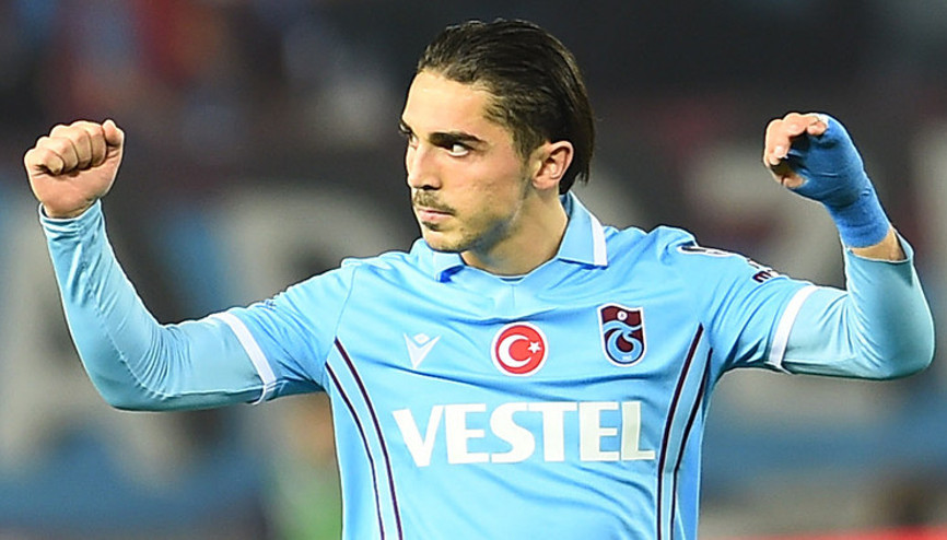 Son Dakika: Trabzonsporda Abdülkadir Ömür ve Hüseyin Türkmenin sözleşmeleri resmen uzatıldı Yeni maaşları...