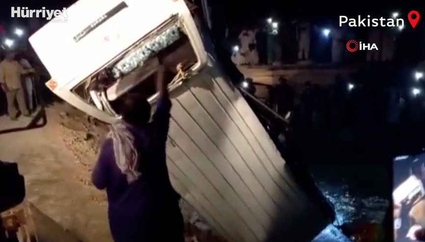 Pakistan’da katliam gibi kaza: 18 ölü
