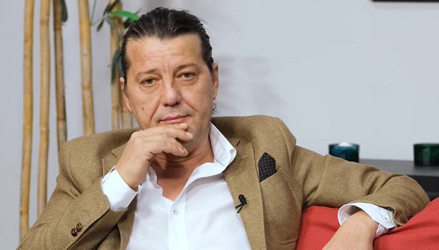 ‘Yanlışlar yaptım’ dedi ve seslendi: Affet