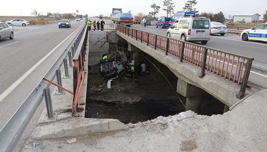 Konyada akılalmaz olay Kanala düşen otomobilde 3 kişi öldü... Kaza 7 saat sonra fark edildi
