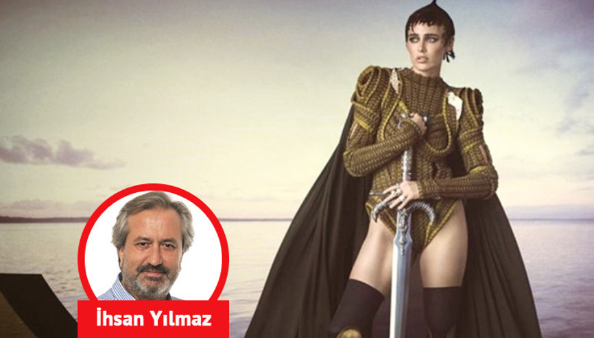 Altın rengi protez bacaklarıyla Pirelli Takvimi’nde