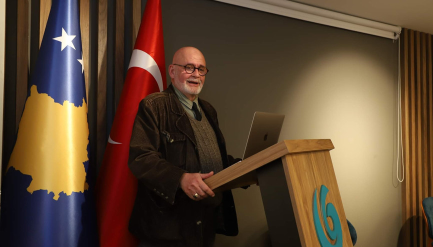 Münib Engin Noyan’dan Türkçe konferansı