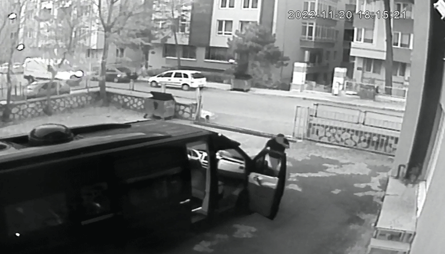 Kaza yapan tiyatrocuların son tiyatro gösterisindeki görüntüleri güvenlik kamerasında