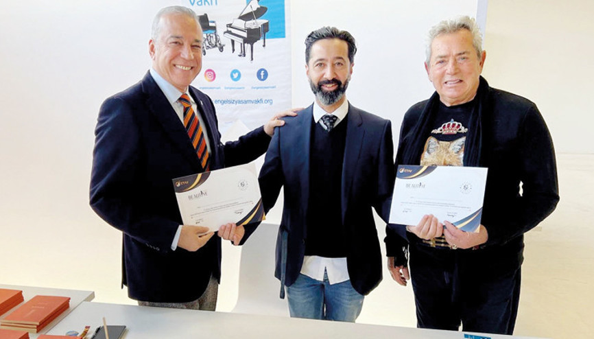 Salih Güney hayranları ile buluştu