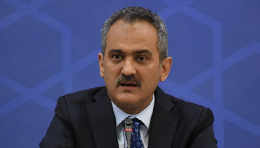 Bakan Özerden emekli öğretmenlere ziyaret