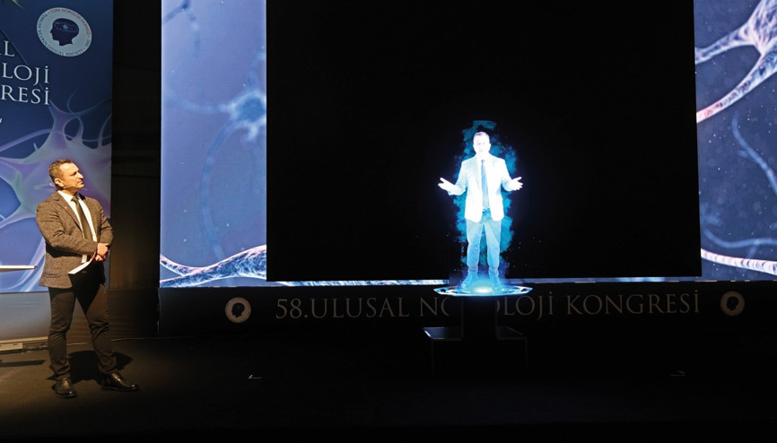 İkizi değil hologramı