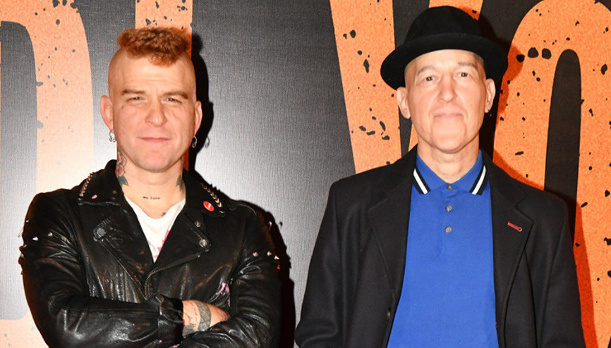 Kendi Yolumda filminin galasına ünlüler akın etti Hakan Özoğuz ve kardeşi Gökhan Özoğuz bir arada...