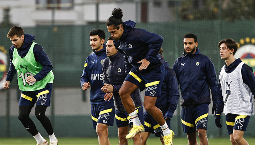 Fenerbahçede Luan Peres takımdan ayrı çalıştı