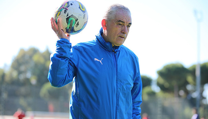 Rıza Çalımbay: Lige yeni başlıyor gibi hazırlanmalıyız