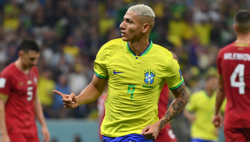 Sadece sahada değil, yoksulluk ve ırkçılıkla da savaşıyor