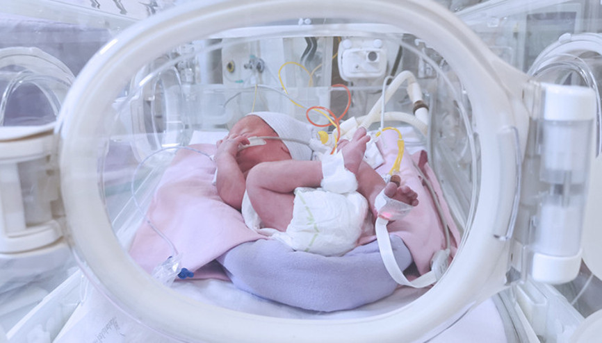 Aşı karşıtı aile 4 aylık bebeği ölüme sürüklüyor Mahkeme velayetin alınmasını istedi
