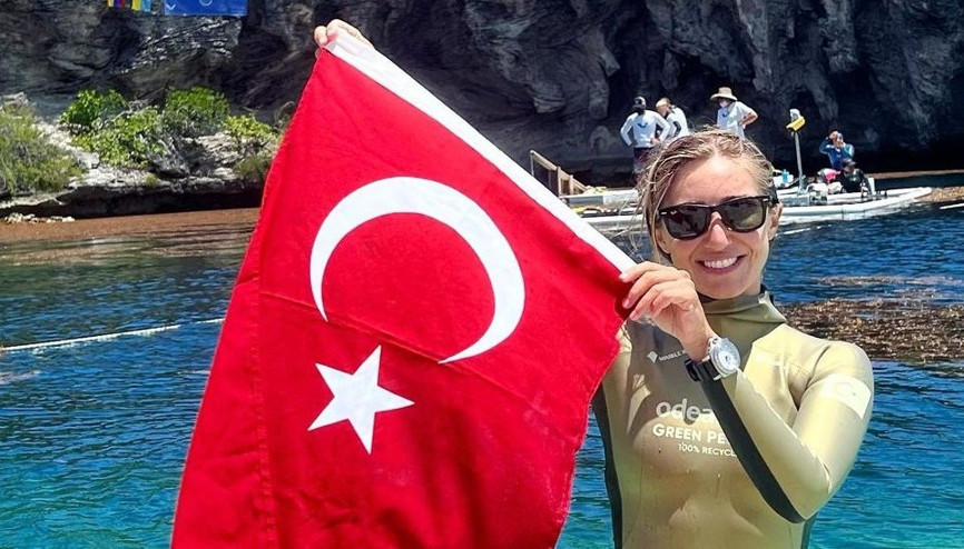 Şahika Ercümen’in hedefi; Cumhuriyet’in 100. yılında 100 metreden derine dalmak