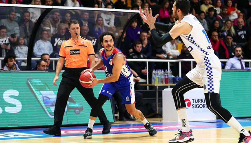 Anadolu Efes, Büyükçekmece Basketbola kaybetti