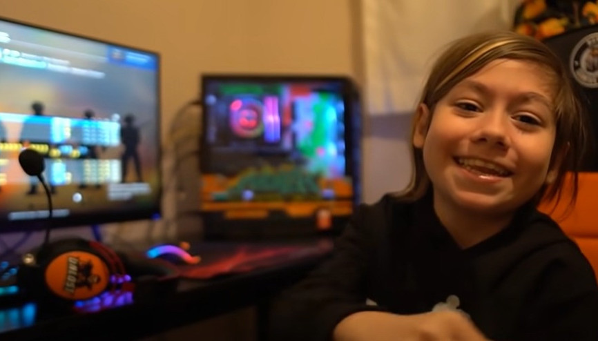 Yaşam mücadelesi ve gülen yüzü ile hatırlanacak.. Twitch yayıncısı Melih Kalkan 14 yaşında hayatını kaybetti... Kahreden haberi Cantuğ Özsoy verdi...