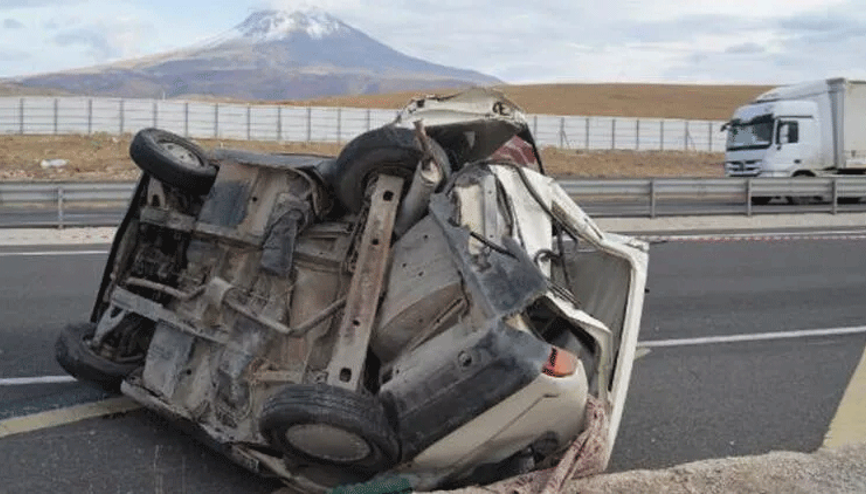Adıyamanda belediye başkanının otomobili kaza yaptı