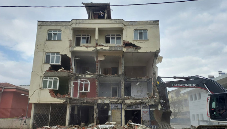 Düzce depremi raporu: Ağır hasarlı yapılarda beton kalitesi limitlerin altında