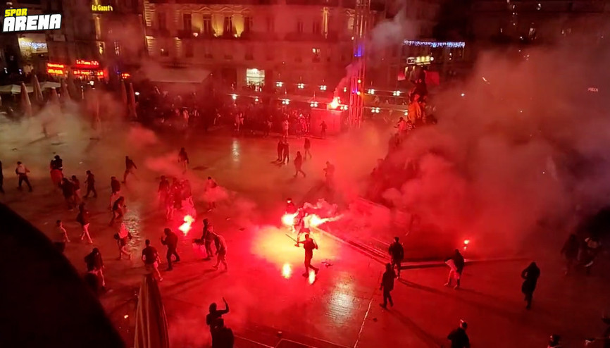 Fransa sokakları karıştı Bir kişi hayatını kaybetti... Fransa sokakları karıştı Bir kişi hayatını kaybetti...