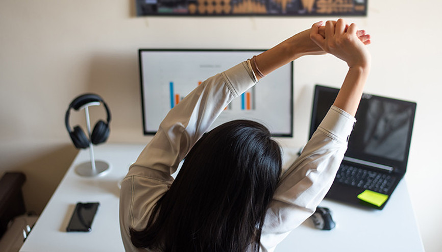 Masa başında çalışanlar dikkat Evden çalışırken hareketsizliği önlemek için neler yapabilirsiniz Masa başında çalışanlar dikkat Evden çalışırken hareketsizliği önlemek için neler yapabilirsiniz