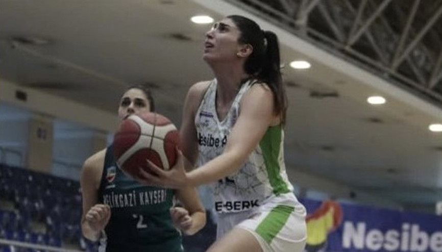 Nesibe Aydın sahasında kazandı