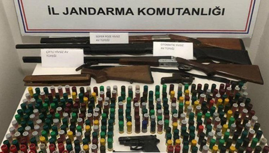 Zonguldakta jandarmanın baskın yaptığı evden cephanelik çıktı