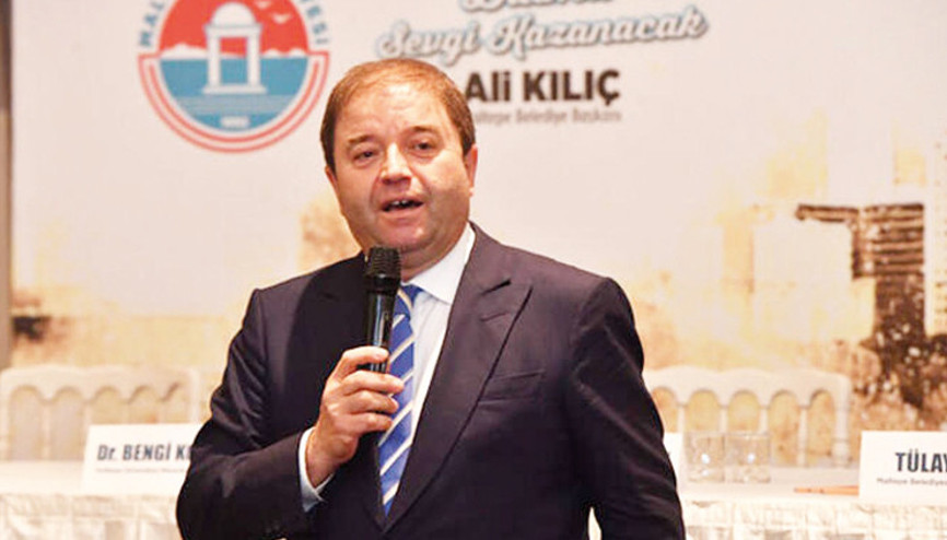 Başkan ayakkabı hediye etti CHP geri gönderdi